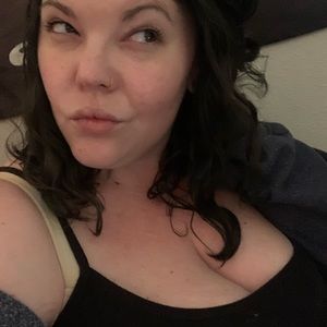 Meet your Posher, Queen